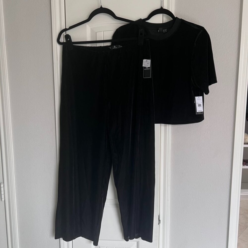 Volcom Velvet Set
